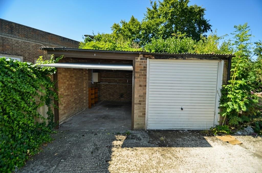 Daws Lane, Mill Hill, NW7, Mill Hill